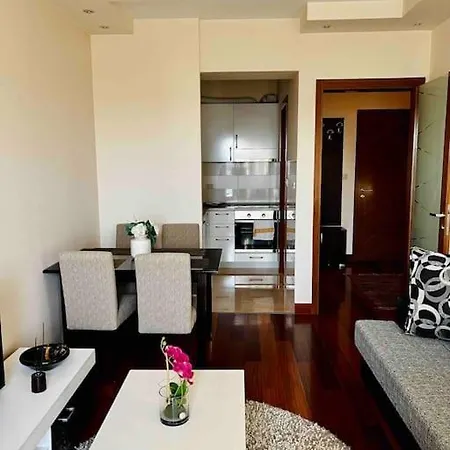 Upscale Center Main Blvd *