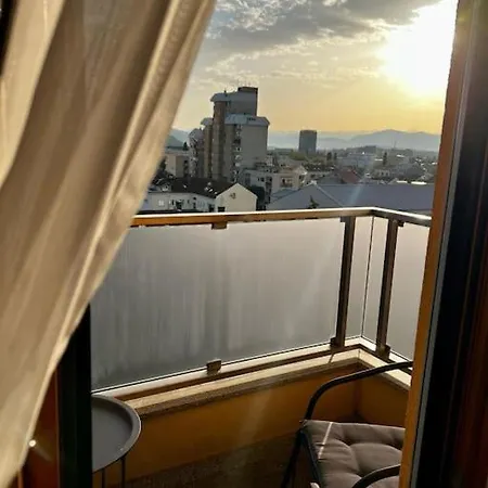 Apartamento Upscale Center Main Blvd *